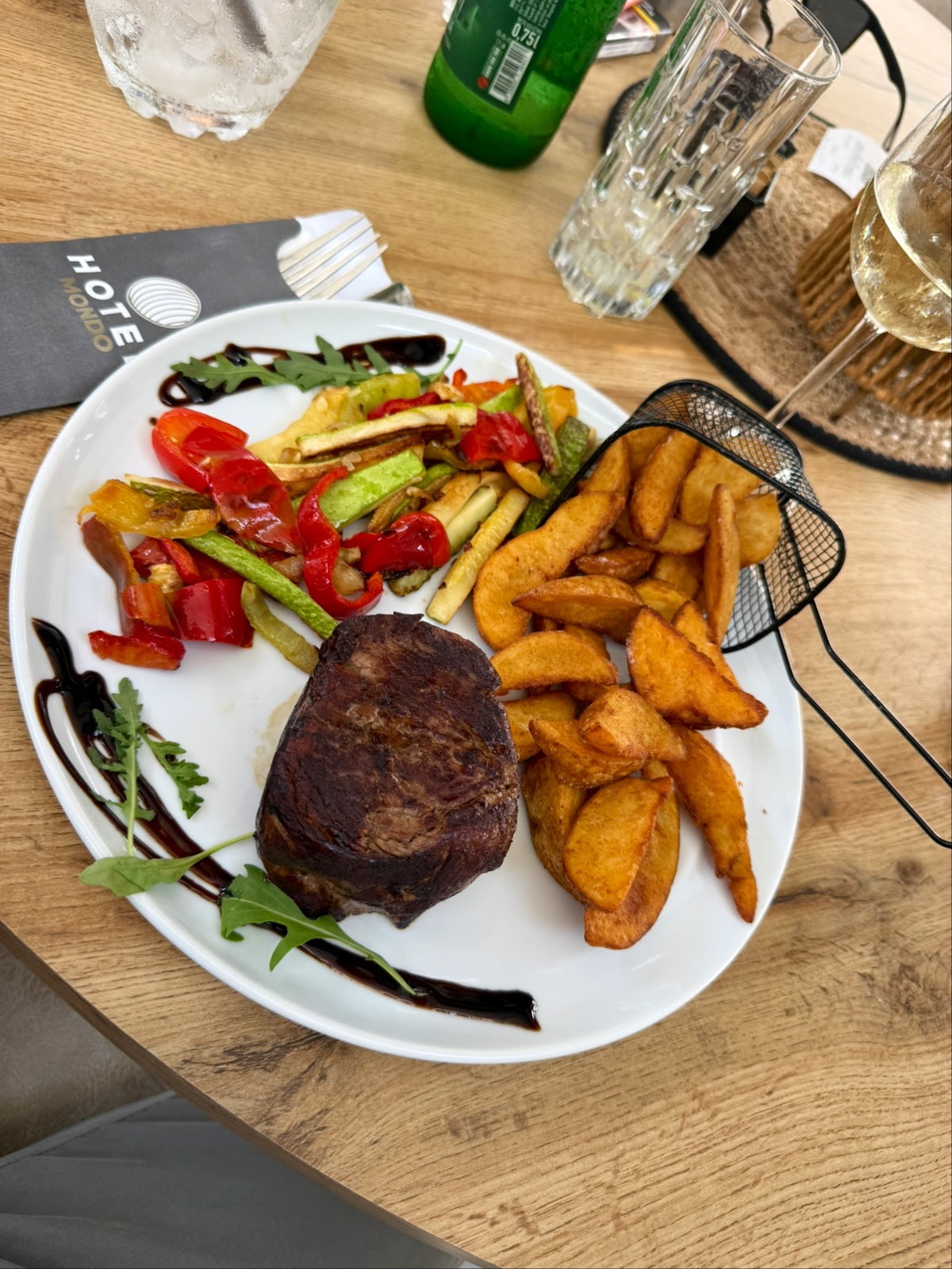 Caffe Bar & Restaurant Mondo Photo 17