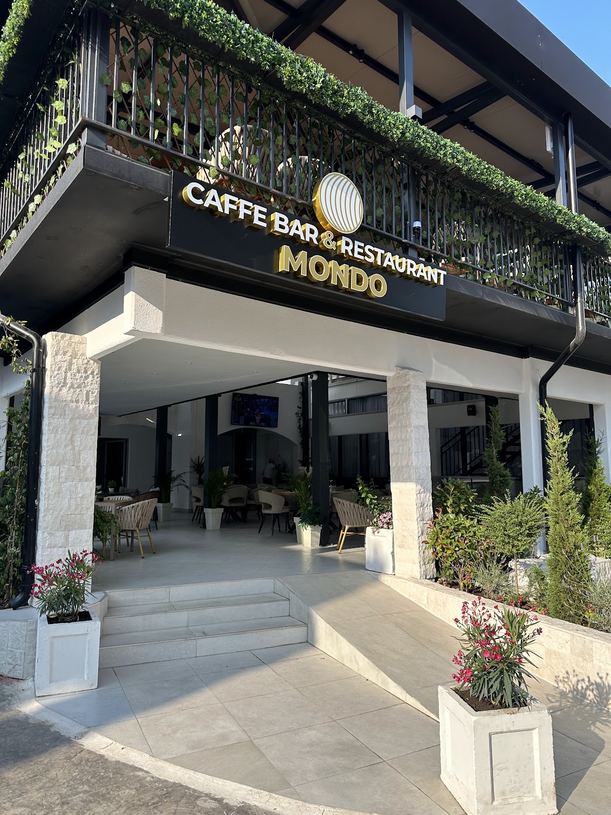Caffe Bar & Restaurant Mondo Photo 4